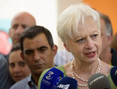 Ε.Θεοχάρους: «Θέλετε να δείτε τι συμβαίνει στην Β.'Ηπειρο; - Στείλτε επιτροπή χωρίς την παρουσία Αλβανών χαφιέδων»